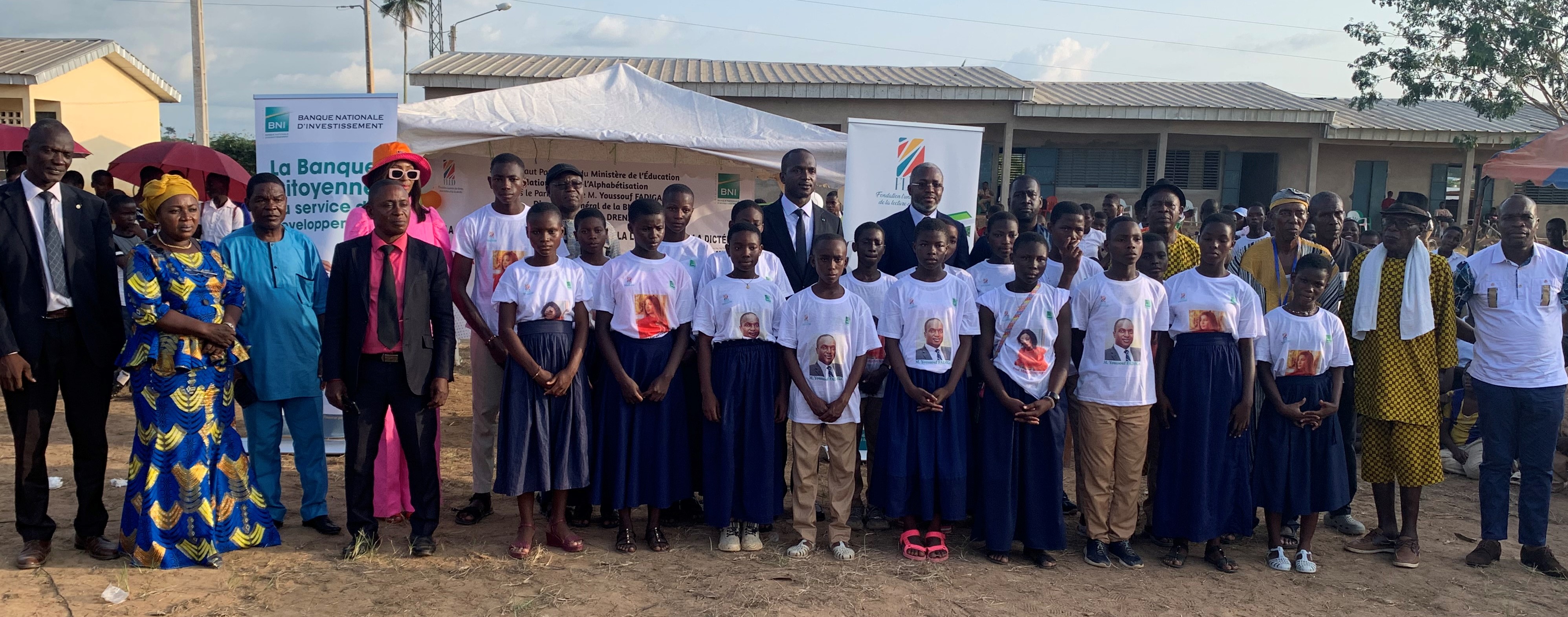 LE DIRECTEUR GÉNÉRAL INAUGURE LA BIBLIOTHÈQUE DU COLLÈGE MODERNE OGOUGOU DE DIVO